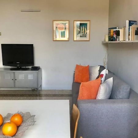 Sunny Top Floor In San Frediano Florenz Exterior foto
