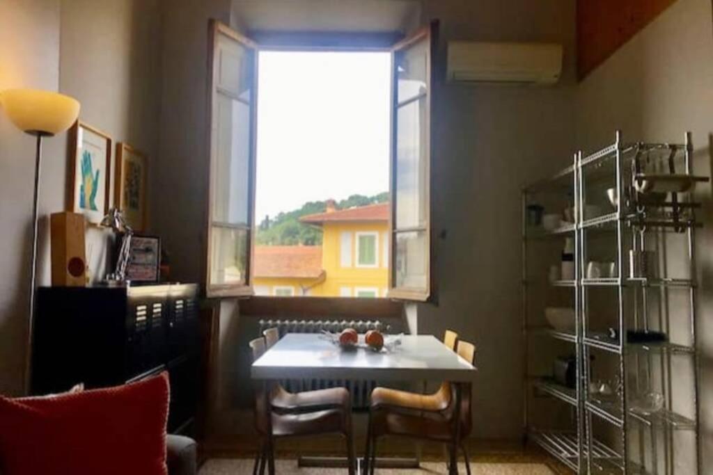 Sunny Top Floor In San Frediano Florenz Exterior foto